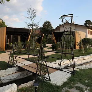https://roggia-dei-cedri.hotelinveneto.com